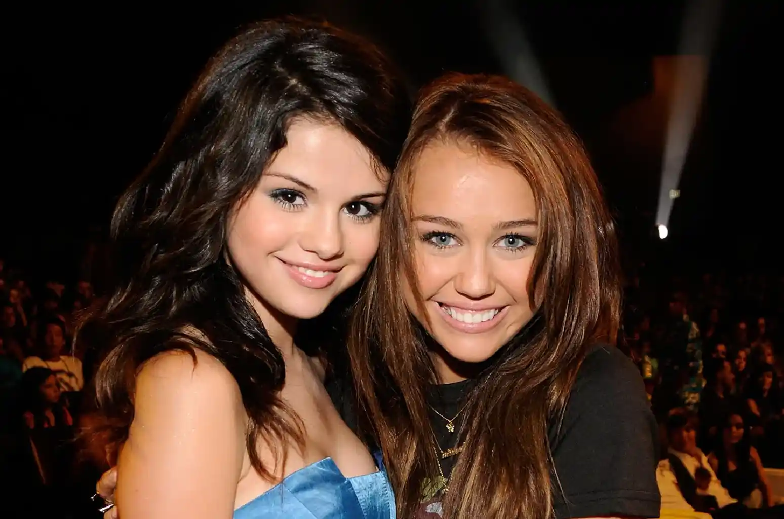 Miley Cyrus Brings Back Selena Gomez